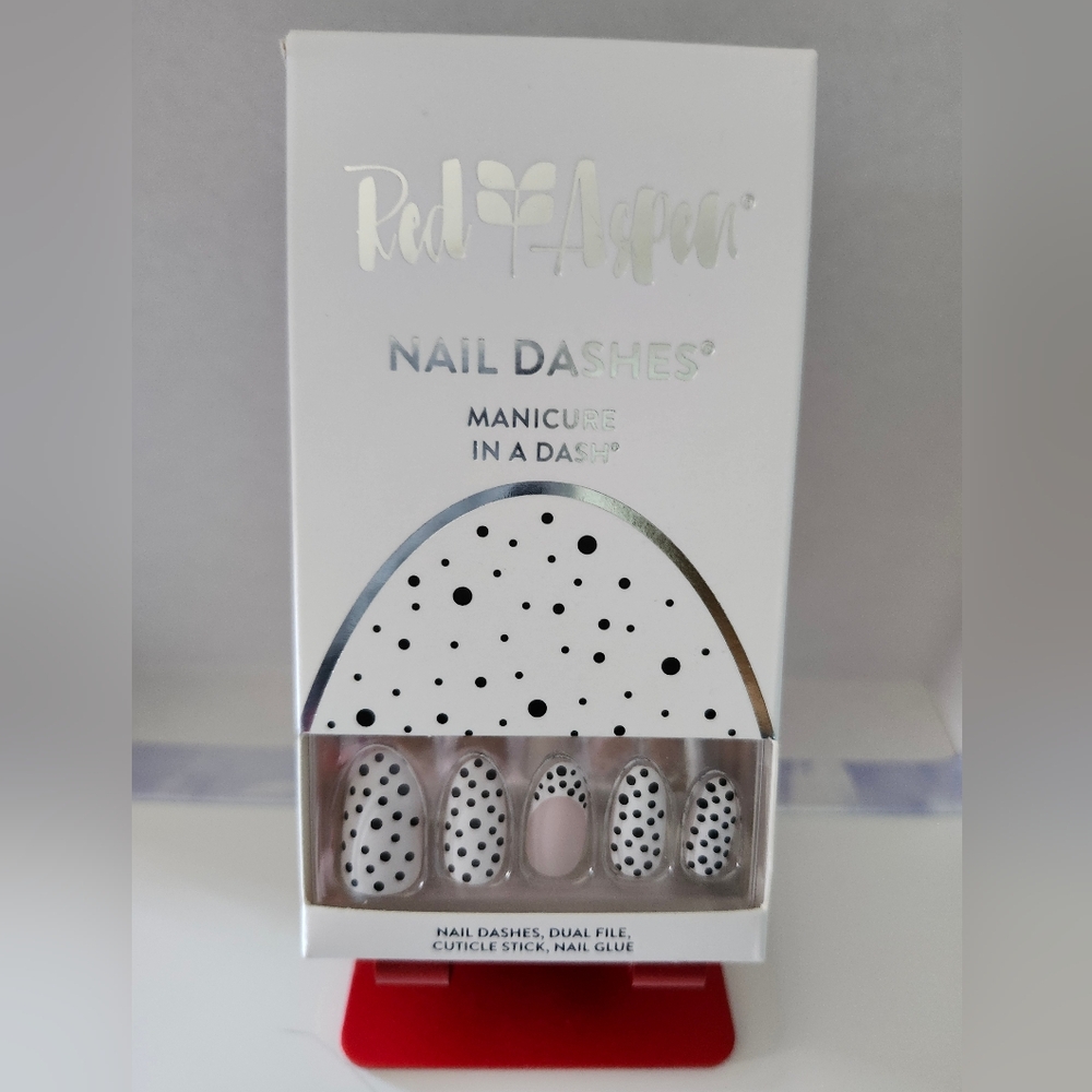 Red Aspen Polka Dot Nail Dashes